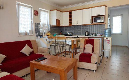 **Great Location** 3 Bedroom Duplex Apartment